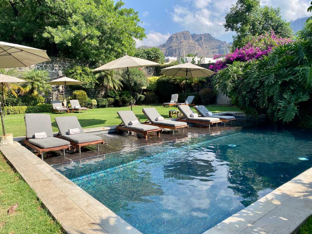 Pool & gardens Pool & gardens